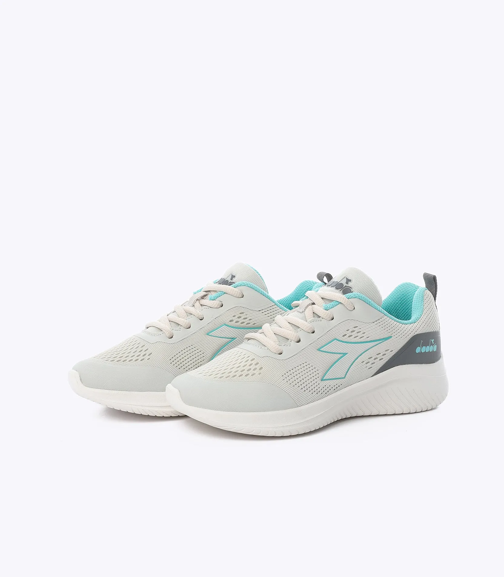 SmoothWalk Men Sneakers