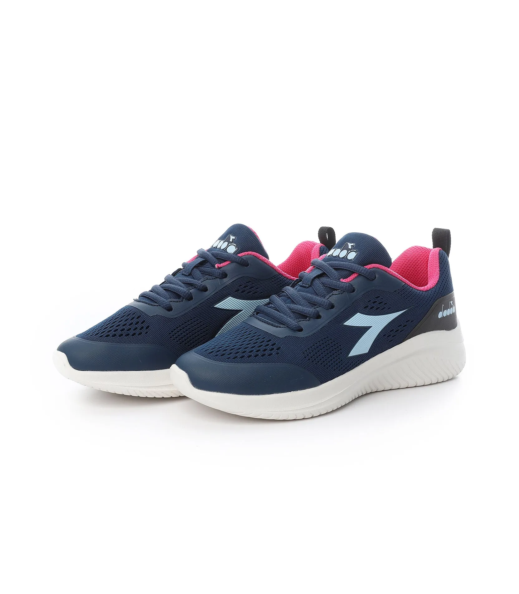 SmoothWalk Men Sneakers