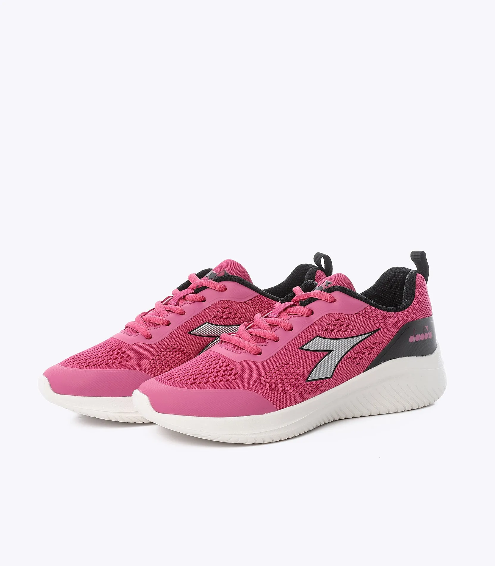 SmoothWalk Men Sneakers